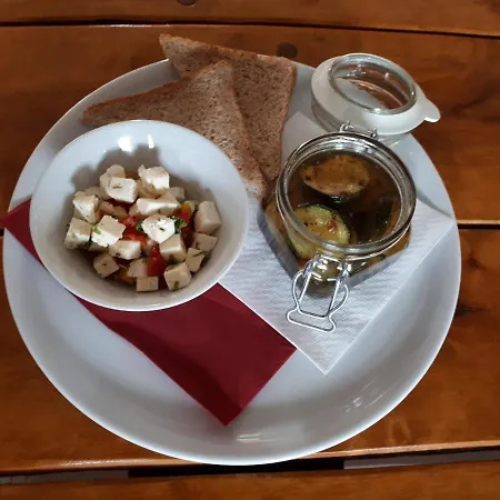 Ranc Esadera مكان تخييم