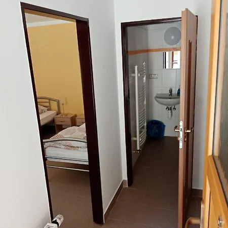 Ranc Esadera مكان تخييم